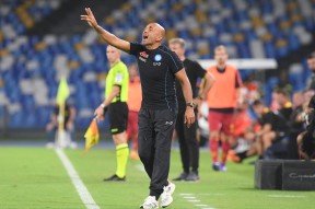 九游体育-今夜社区盾焦点战，费城76人再遭质疑，引发热议，赛程密集仍需轮换(南宋杜小山寒夜)