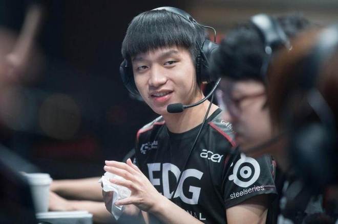 Faker爆冷击败中国队，惊险取胜引爆全场！的简单介绍